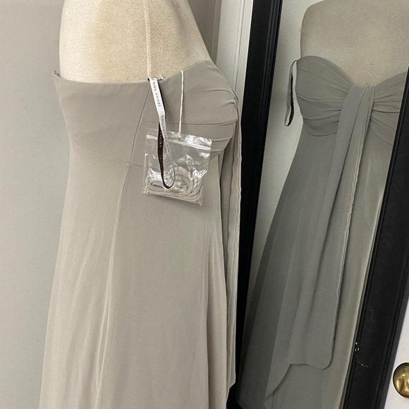 Jenny Yoo Collection Grey Dove Convertible Bridesmaid Dress size 4 - Picture 6 of 8